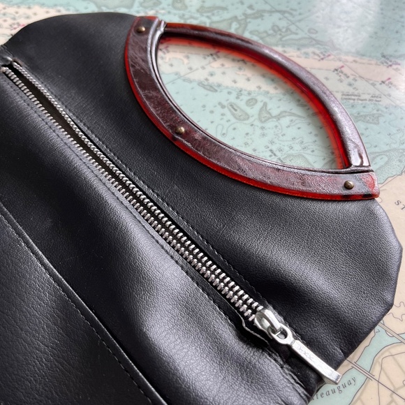 Vintage 70s Artel Black and Brown Clutch with Bakelite Handle - Picture 4 of 5